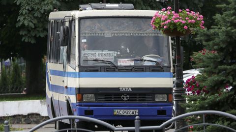 Rehenes en el autobs secuestrado por un hombre con explosivos en Ucrania