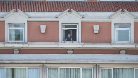 Miembros y jugadores del Fuenlabrada confinados en el Hotel Finisterre