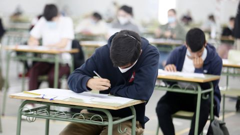 Imagen de la selectividad de julio del 2020 en Viveiro. El Ministerio también pregunta por el tipo de pruebas que se deben incluir en la selectividad