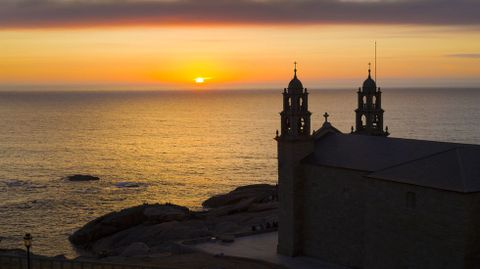 Puesta de sol en Muxía