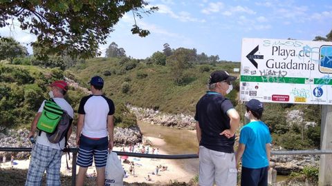 Playa de Guadamía, en Llanes
