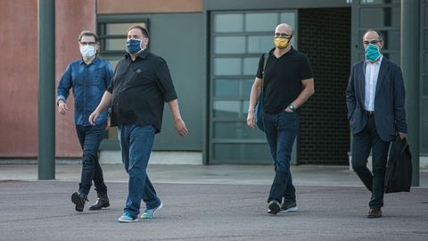 De izquierda a derecha, Cuixart, Junqueras, Romeva y Turull saliendo de prisión el pasado 17 de julio