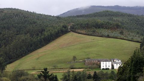 Dos vecinos de Vilaxuste querían apropiarse el monte de otros 23 comuneros
