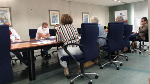 Miembros del comité de empresa, en la reunión de esta mañana con el conselleiro de Industria