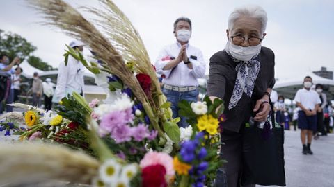 Este jueves se celebró un homenaje en Hiroshima en honor a las victimas de esta localidad y Nagasaki, por el 75 aniversario del lanzamiento de bombas de EE.UU. que arrasaron ambas ciudades