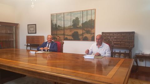El presidente de la Diputación y el alcalde de Castroverde firmaron el acuerdo