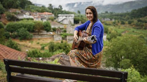 Rebeca busca poner en valor la creación artística en el rural