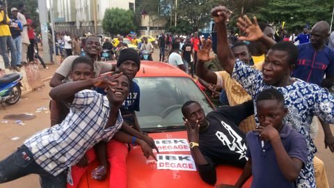 Los opositores celebran el motín en Mali