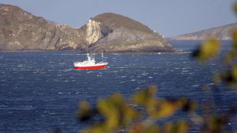 Un pesquero en la ría de Viveiro, en una imagen de archivo
