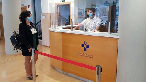 La gerente del Sespa, Concepción Saavedra, visita el Centro Residencial Ramón Menéndez Pidal, habilitado como nuevo dispositivo frente al coronavirus