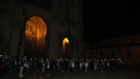 Concentracin de los hosteleros en la plaza de Catedral de Oviedo