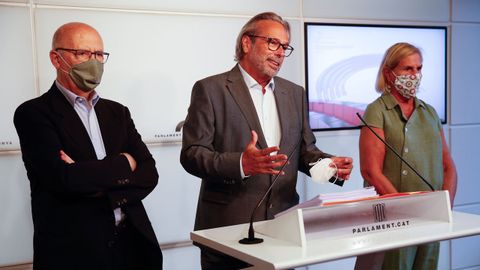 Los expresidentes del Parlamento catalán Joan Rigol, Ernest Benach y Núria de Gispert