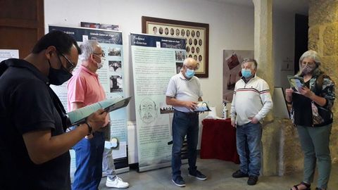 Inauguración de la exposición dedicada a Carvalho Calero en Guitiriz