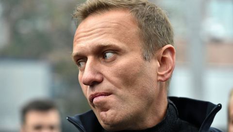 El lider opositor ruso Alexei Navalni estuvo ingresado en coma en un hospital berlinés, presuntamente envenenado