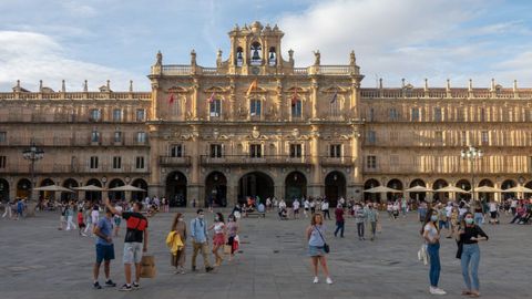 Turistas en la Plaza Mayor de Salamanca