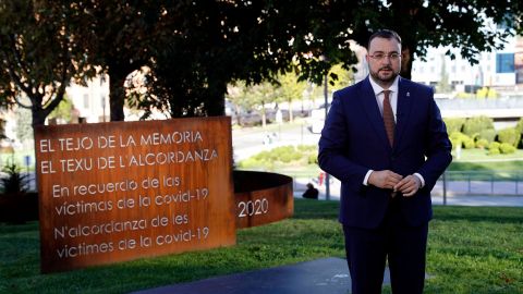 El presidente del Principado, Adrián Barbón, durante el discurso del pasado Día d'Asturies, bajo el texu d l'alcordanza
