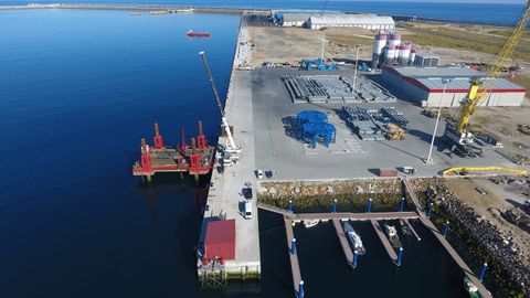 La Autoridad Portuaria de A Coruña lidera los tráficos en Galicia. Foto de archivo, con una vista aérea del nuevo muelle del puerto exterior
