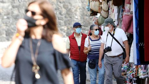 Ambiente en Valença en el primer día de cambio de horarios