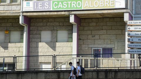 El IES Castro Alobre (Vilagarcía) tenía once profesores adjudicados en julio y ahora serán 23