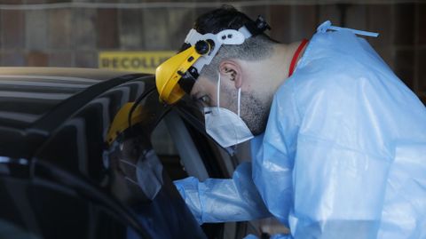 En el santa María están los AutoCov para hacerse la PCR sin bajar del coche