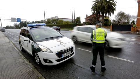 Imagen de archivo de un control de velocidad de la Guardia Civil de Tráfico