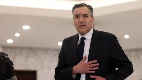 El primer ministro del Lïbano, Mustafa Adib, presentó este sábado su dimisión