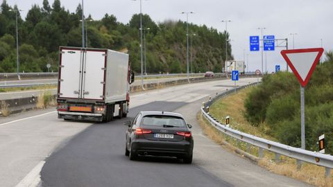 En el acceso de Baamonde, ya se retocó el firme