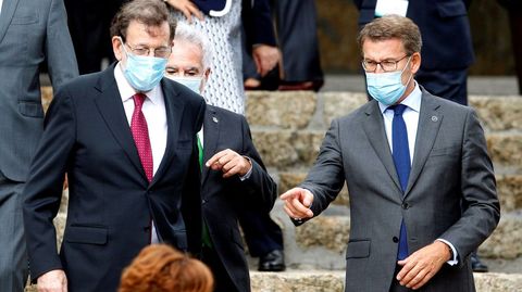 Mariano Rajoy junto a Núñez Feijoo, tras la foto de familia del Foro La Toja Vínculo Atlántico