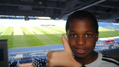 Ansu Fati visitando el estadio Bernabeu