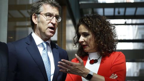 Feijoo y la ministra Montero