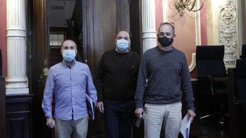 UN CASO INSÓLITO El gobierno de Ourense lo forman Jácome y otros dos concejales.