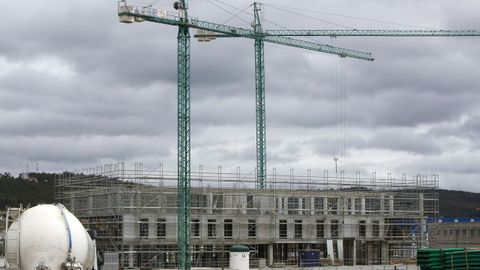 Además de todas las obras viarias a cargo de las Administraciones, en la antigua parcela de Schweppes se levanta un complejo de oficinas.
