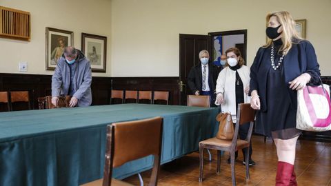 Los portavoces de la oposición, salvo el del PSOE, se reunieron para hablar de una posible moción de censura