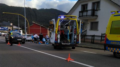 Dos ambulancias, Policía Local y Policía Nacional se movilizaron para auxiliar al octogenario