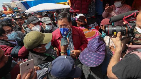 Luis Arce, candidato del partido de Evo Morales, hizo campaña el domingo en El Alto