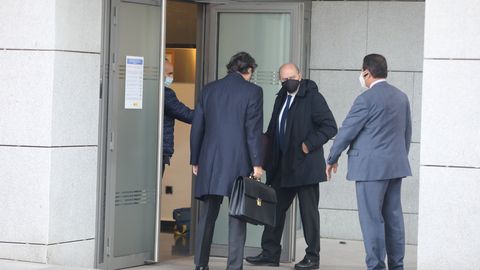 El exministro del Interior Jorge Fernández Díaz acudió hoy a declarar como investigado ante el juez de la Audiencia Nacional Manuel García-Castellón