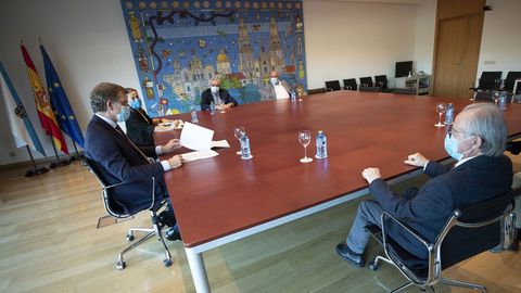 El presidente de la Xunta se reunió con los alcaldes de la plataforma pro A-56