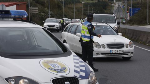 Los agentes de la Policía Local de Lugo realizaron controles en vías de entrada y salida de la ciudad, como O Ceao