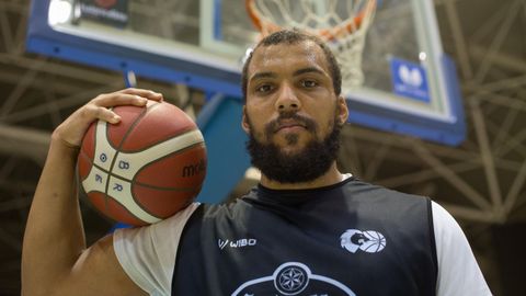 Kevin Larsen, pívot del Leche Río Breogán de Lugo