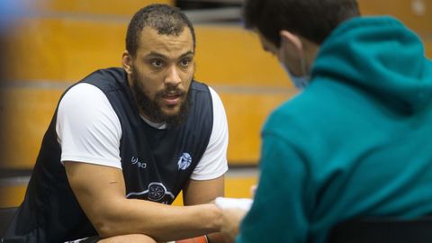 Kevin Larsen, pívot del Leche Río Breogán de Lugo