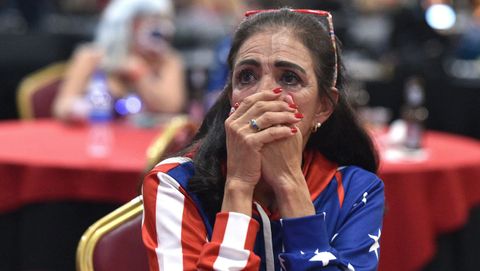 Una seguidora de Trump, en un acto republicano la noche electoral en Las Vegas