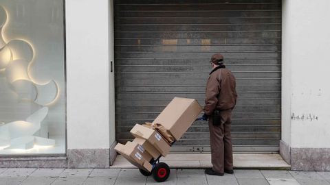 Un comercio cerrado en Oviedo