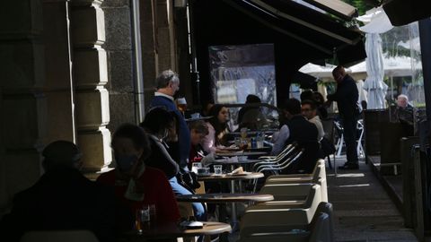 Terrazas de la plaza del Campo en Betanzos, junto a los soportales.