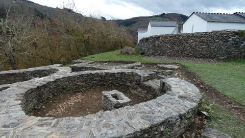 El castro de Santa María de Cervantes fue ocupado en época romana para la explotación aurífera