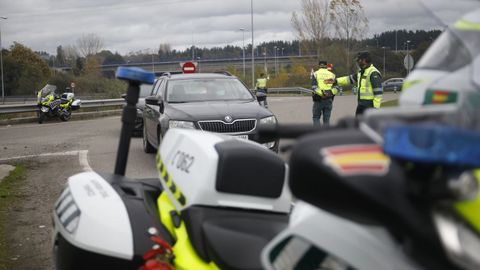 Foto de un control de la Guardia Civil en las inmediaciones de Lugo hace unos días