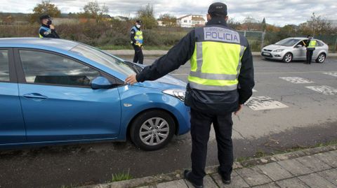 Controles en el casco urbano de Monforte a raíz de la entrada en vigor del cierre perimetral