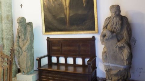 Las estatuas del maestro Mateo se encuentran en la capilla del pazo de Meirás