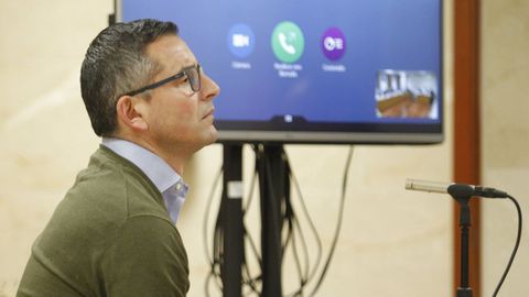 Óscar Fernández Nieves, exresponsable del concesionario de coches SS Fernández de Santiago, durante su declaración en el juicio