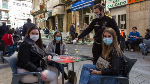 En O Carballiño, bares y restaurantes reabrieron sus puertas el sábado