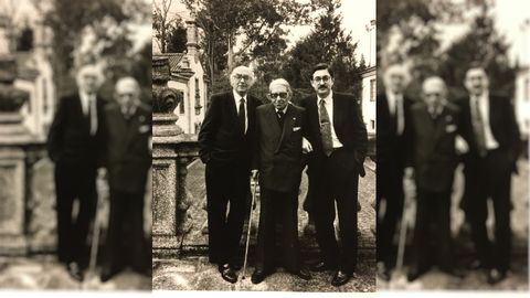Salvador Fernández Moreda acompañado por los literatos Gonzalo Torrente Ballester y José Saramago